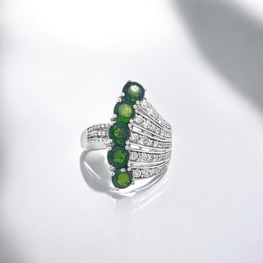 Round Chrome Diopside Fan-Style Ring in 925 Sterling Silver